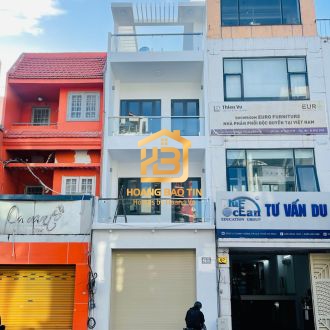 Thi công xây dựng nhà 4 tầng của anh Trung tại Lý Chính Thắng quận 3